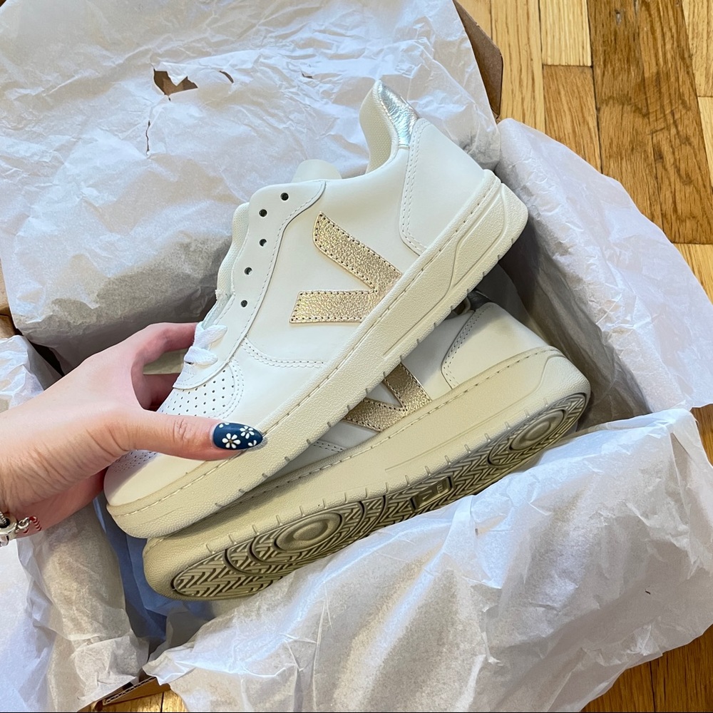 Authentic Brand New Veja Sneaker